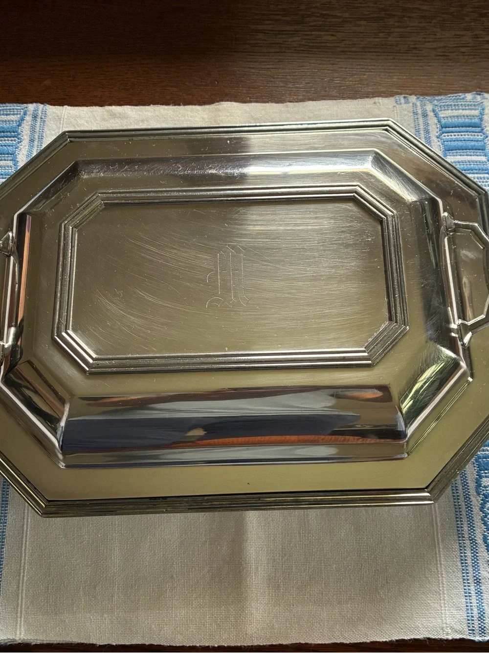 Lidded vegetable/entree dish